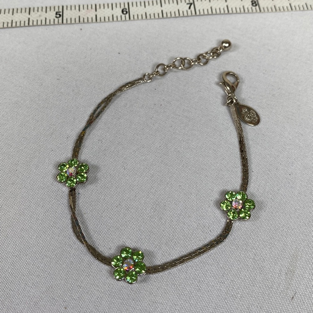 Flower rhinestone bracelet Premier Designs
